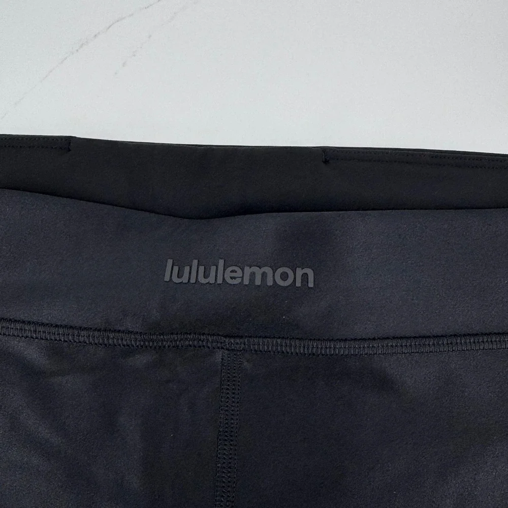 Lululemon Satin Shine Panelled HR Short 8‎ Wordmark Black LW7DMRS Womens Size 14